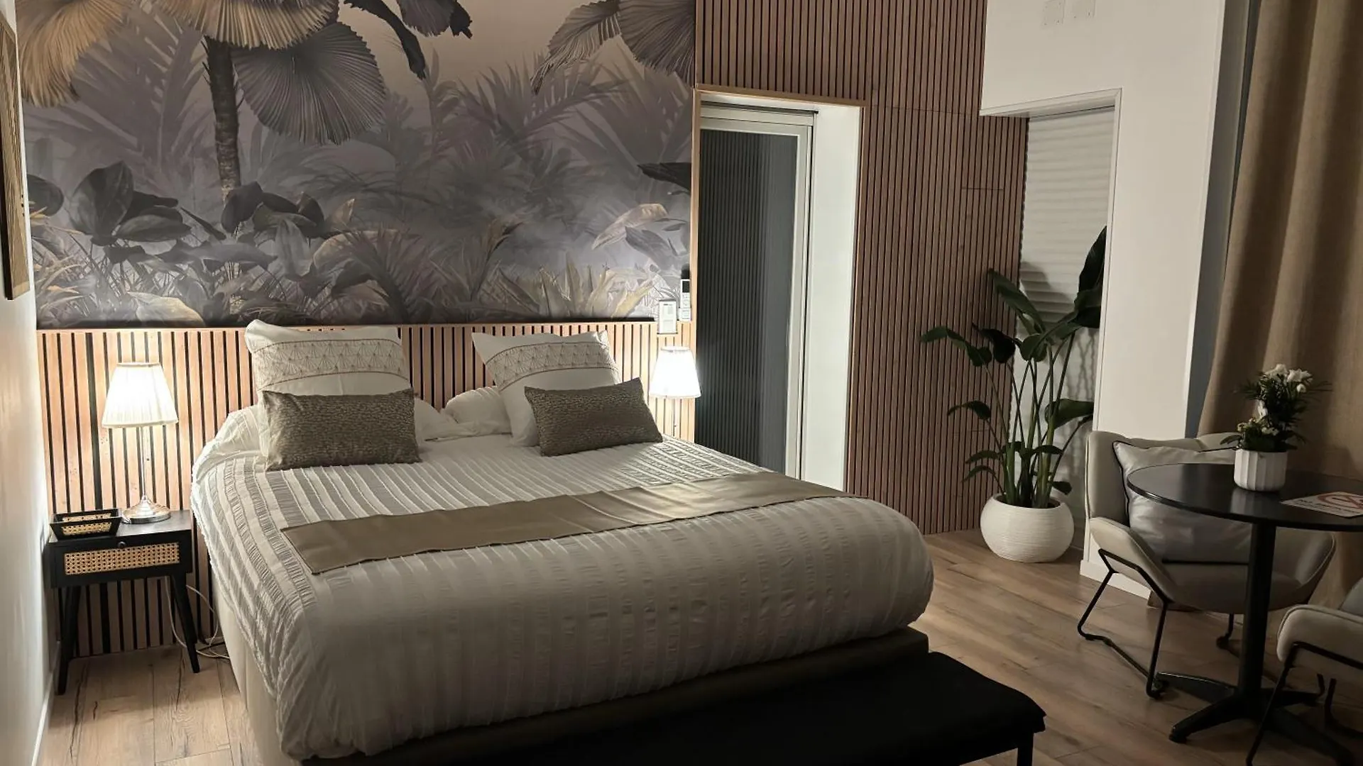 Le Coucher De Soleil Spa Bessens Bed & Breakfast